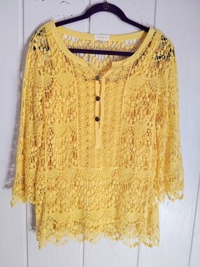 Adiva Sunny Yellow Crochet Lace Henley Top. Size PL